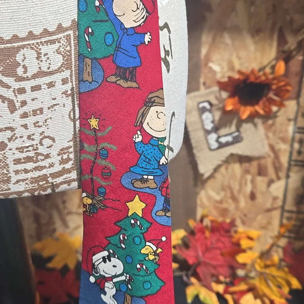 Upcycled Tie Belt  Christmas Peanuts - Picture 3 of 3
